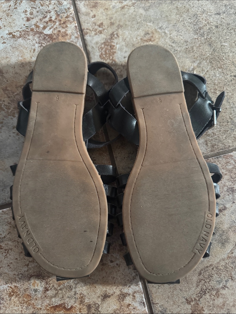 Old Navy Black Strappy Gladiator-Style Sandals for Women - Picture 2 of 3